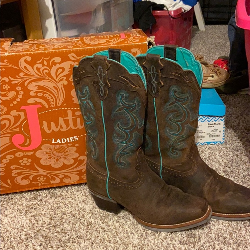 Justin square toe cowboy boots